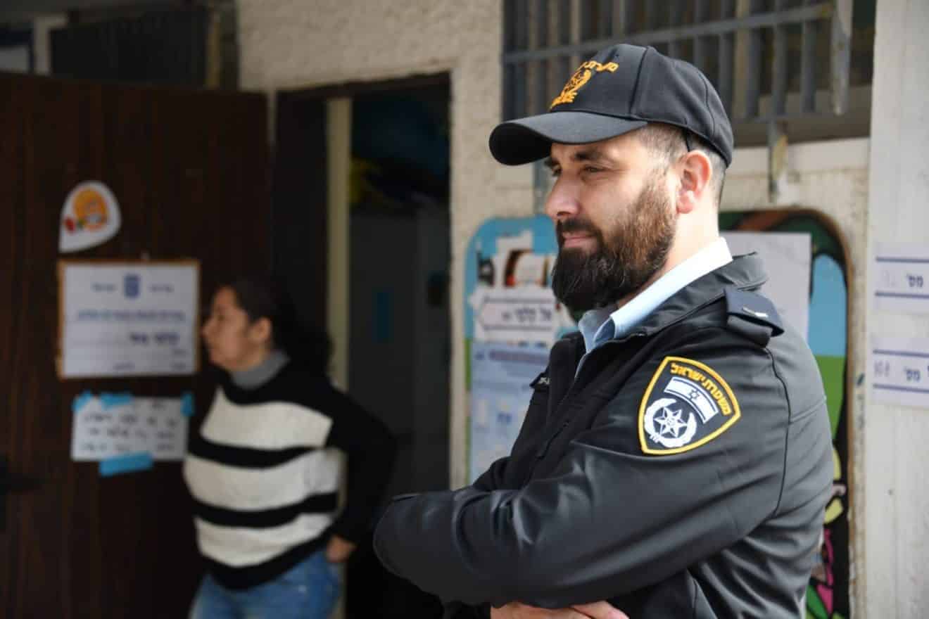 מפרץ חיפה: מסעדה נסגרה בעקבות אירוע תקיפת שוטרים שהיה במקום