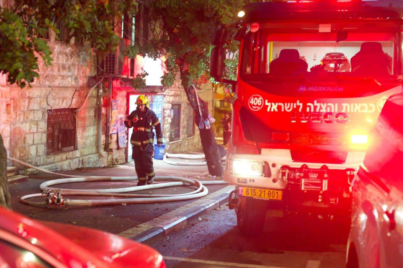 לוחמי האש השתלטו על שריפה בפנימיה לילדים בחיפה | צפו