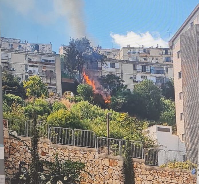 הושגה שליטה בשריפה ברחוב ערד בחיפה
