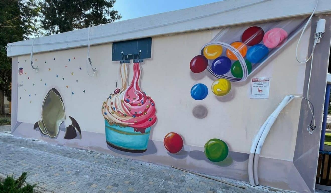 מועדון הילדים בצור שלום נצבע במסגרת הפרויקט ＂עולם הממתקים＂