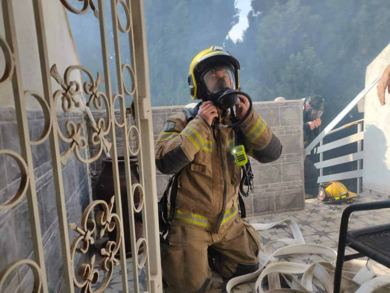 שריפת דירה במבנה בשדרות מאפו שבחיפה | צפו