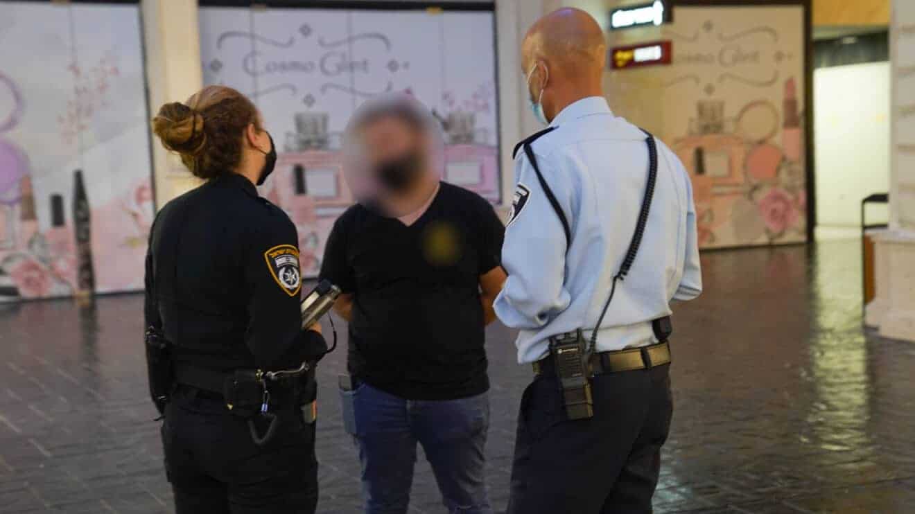 אכיפת הנחיות הקורונה של משטרת ישראל בחיפה | צפו