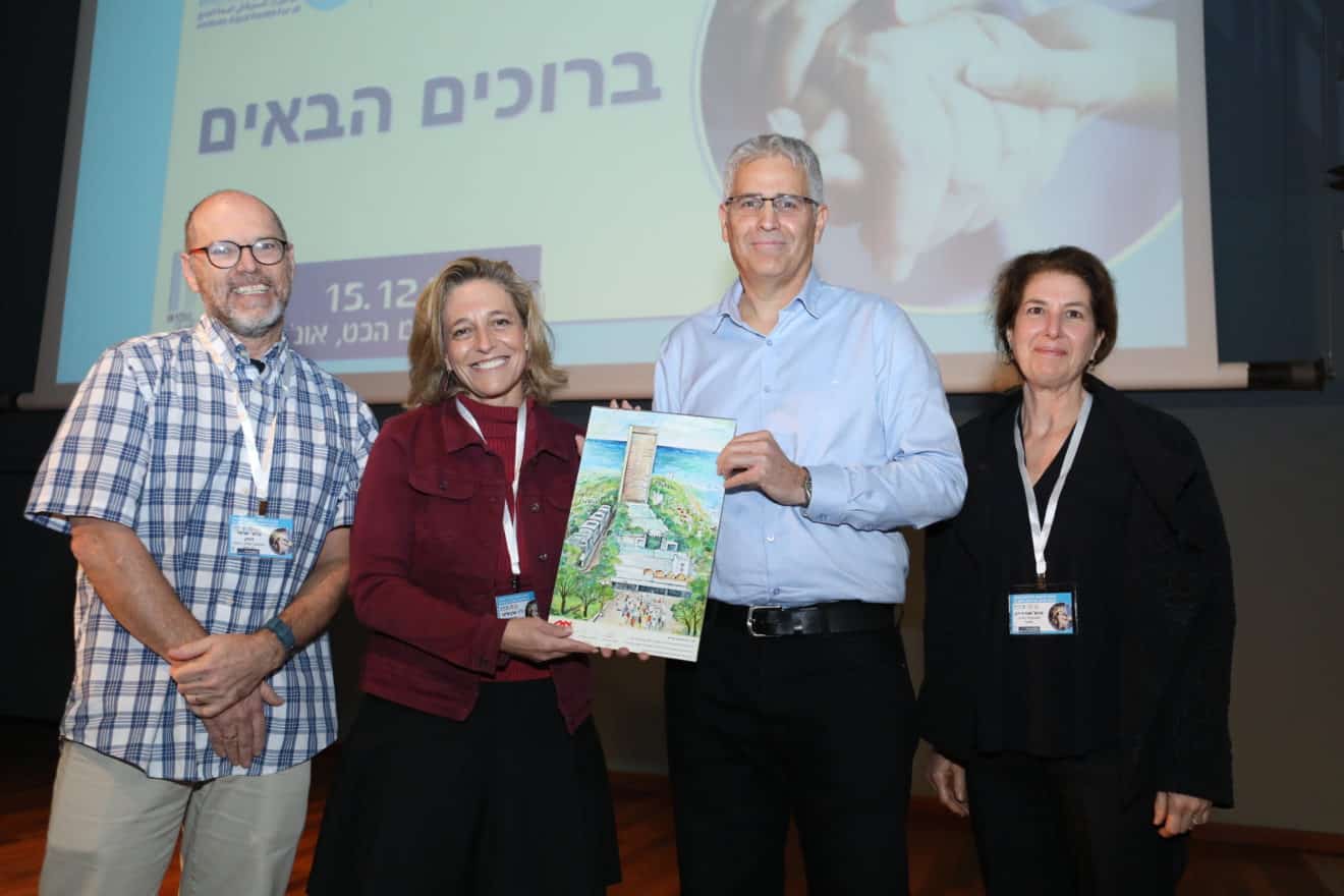 באוניברסיטת חיפה מוקירים את ד＂ר שרון אלרעי פרייס: ＂על מסירותה במאבק בנגיף הקורונה＂ | צפו