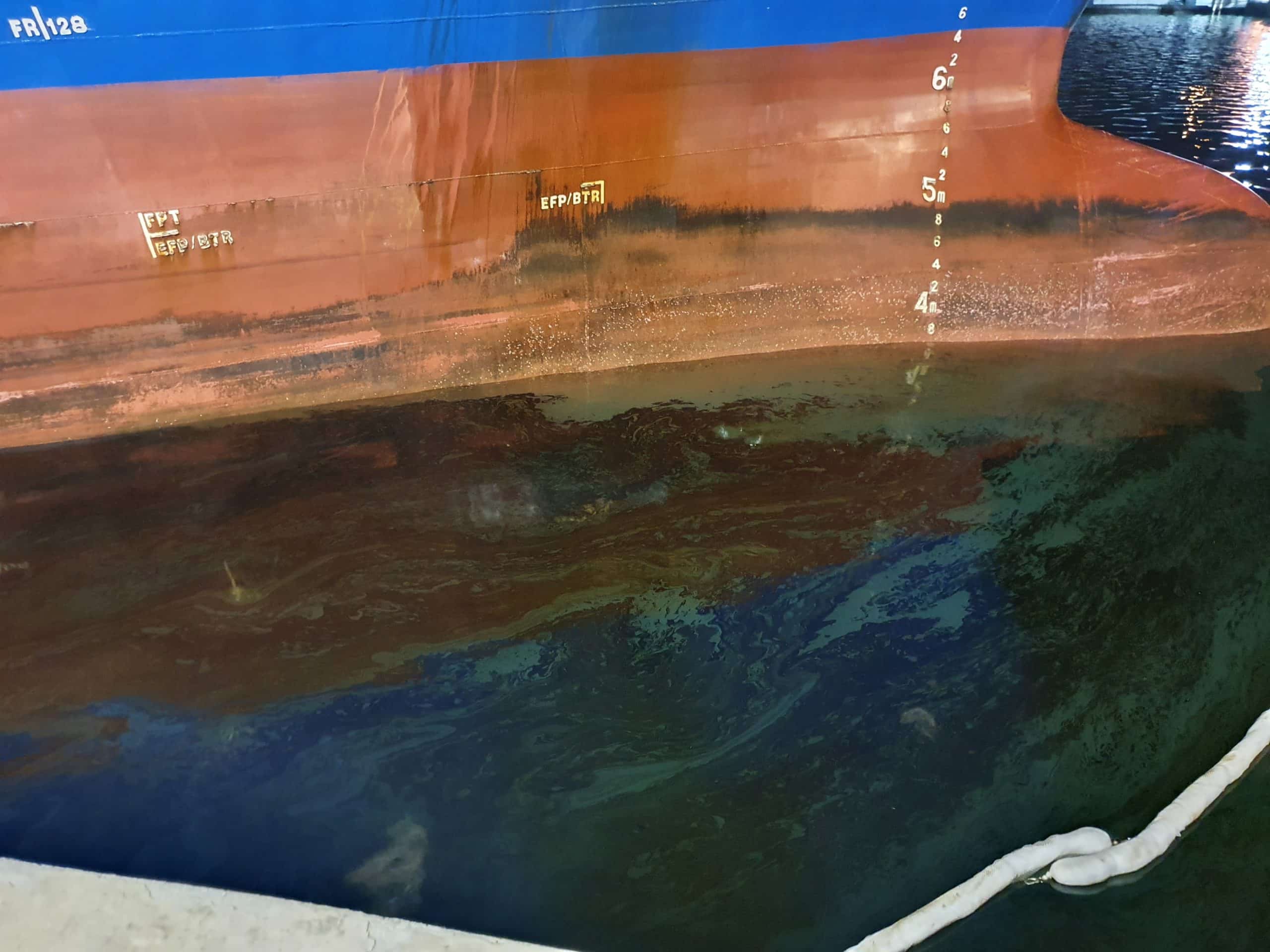 זיהום מי ים מאונית ALEXANDRIA. צילום התחנה הצפונית יחידה ארצית להגנת הסביבה הימית המשרד להגנת הסביבה 1 scaled