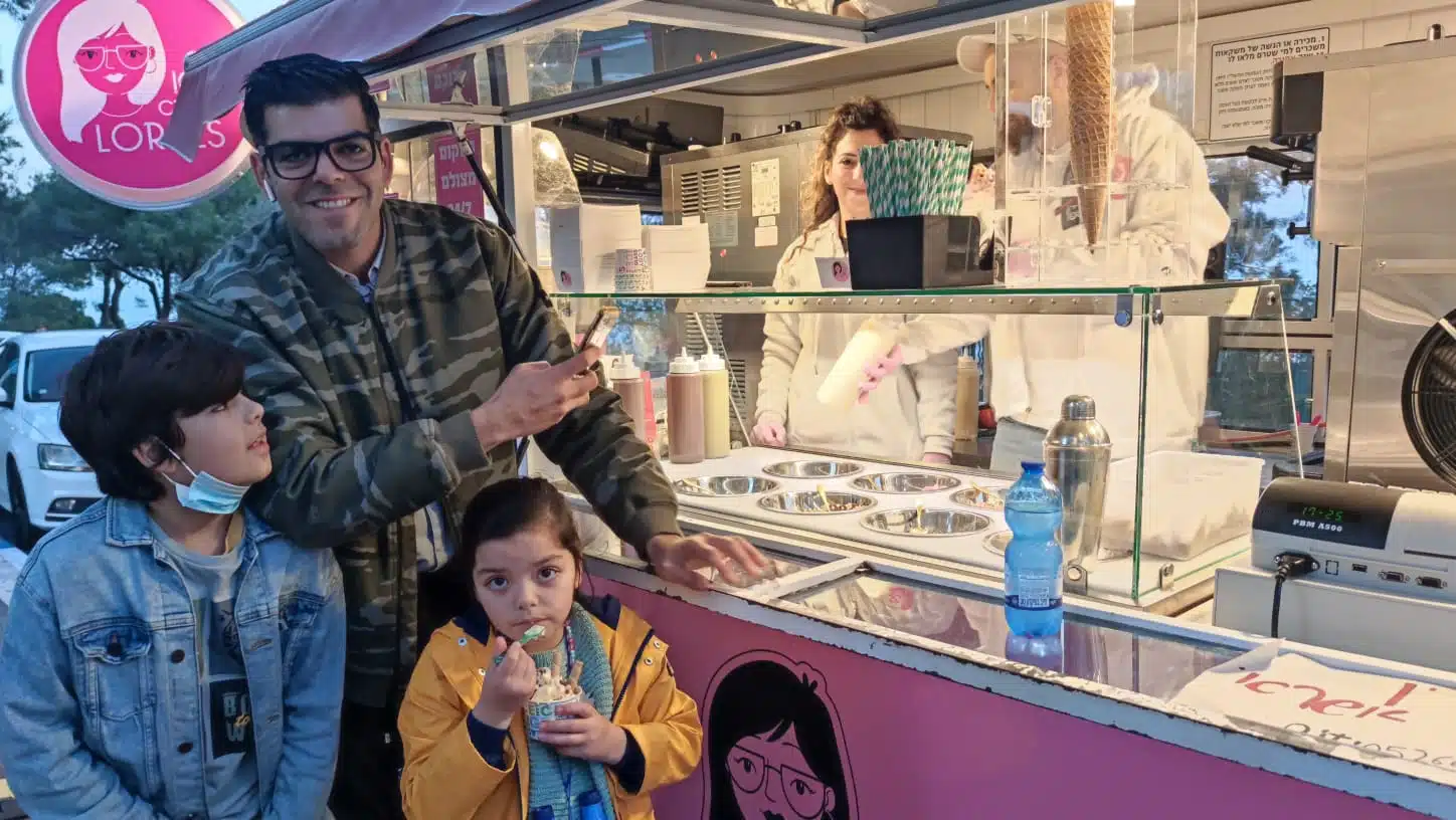 הכי מתוק בחיפה: הפוד-טראק, 'גלידה לוריס', בטיילת לואי | צפו 2 WhatsApp Image 2022 02 13 at 20.17.30 1