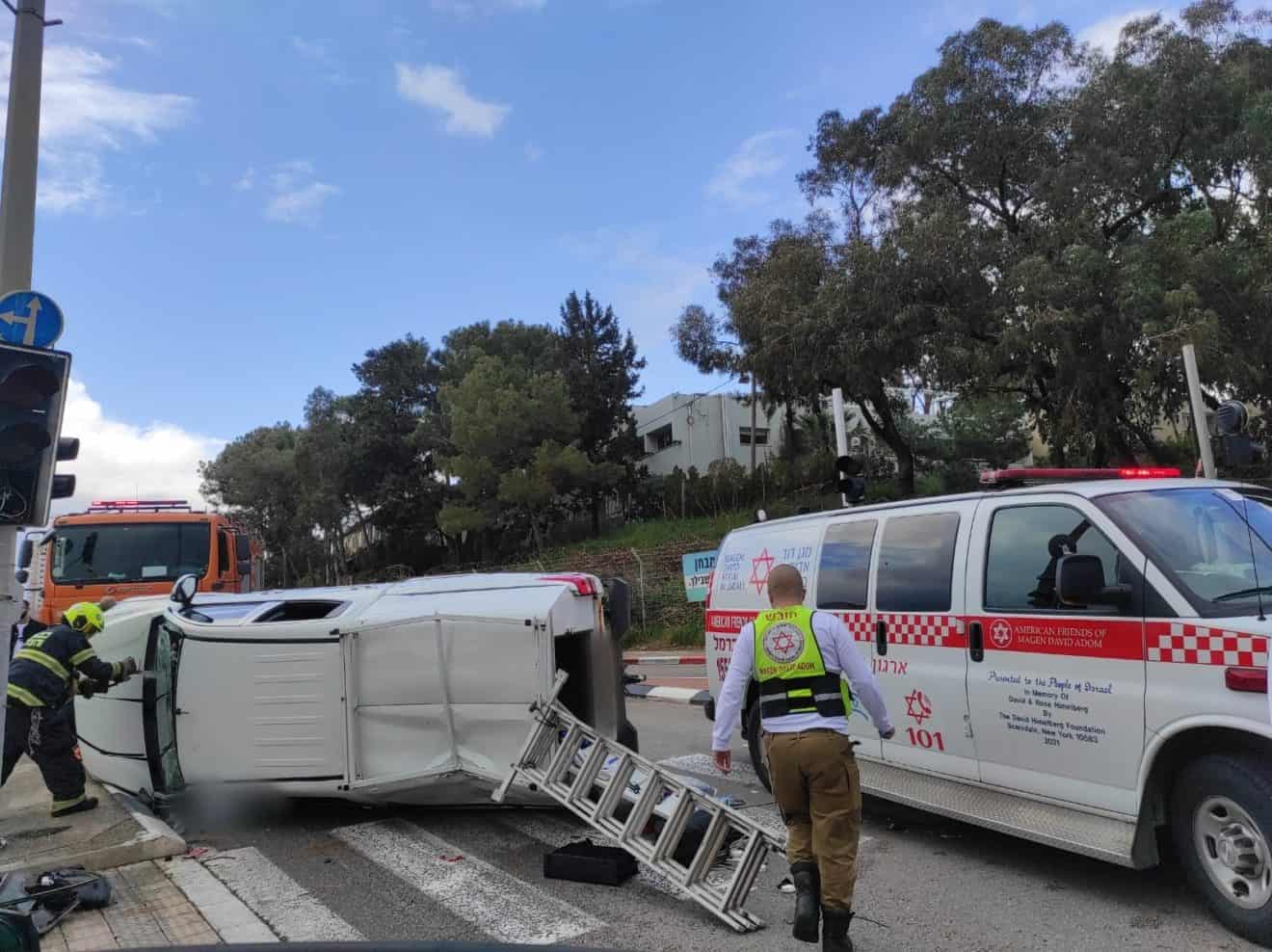 תאונת דרכים בין 2 כלי רכב ברחוב הרב רפאל אנקואה בחיפה