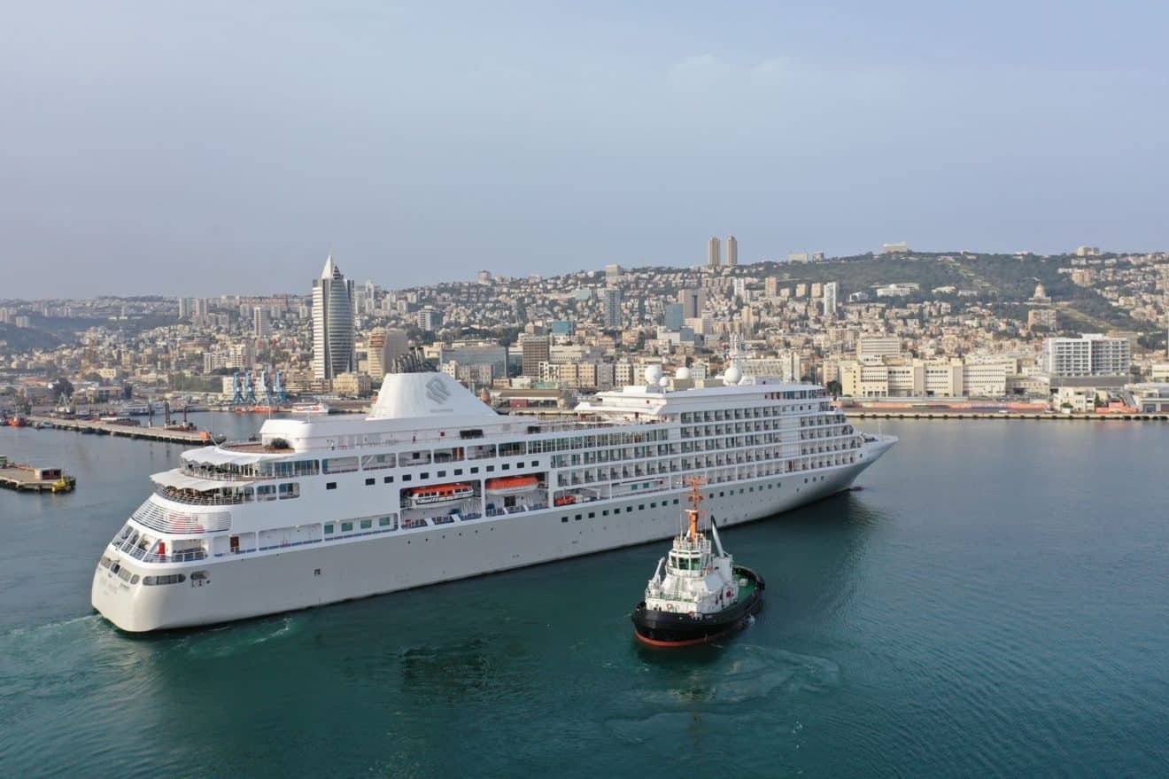 אוניית תיירים ראשונה הגיעה לנמל חיפה מאז משבר הקורונה | צפו