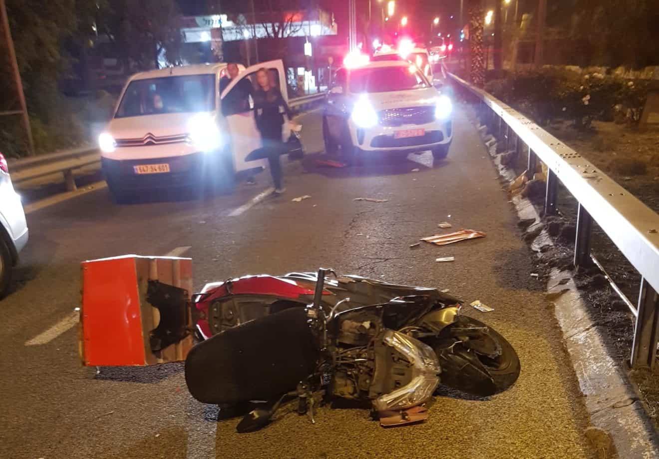 רוכב אופנוע ניצל בנס לאחר פגיעה בחזיר בר
