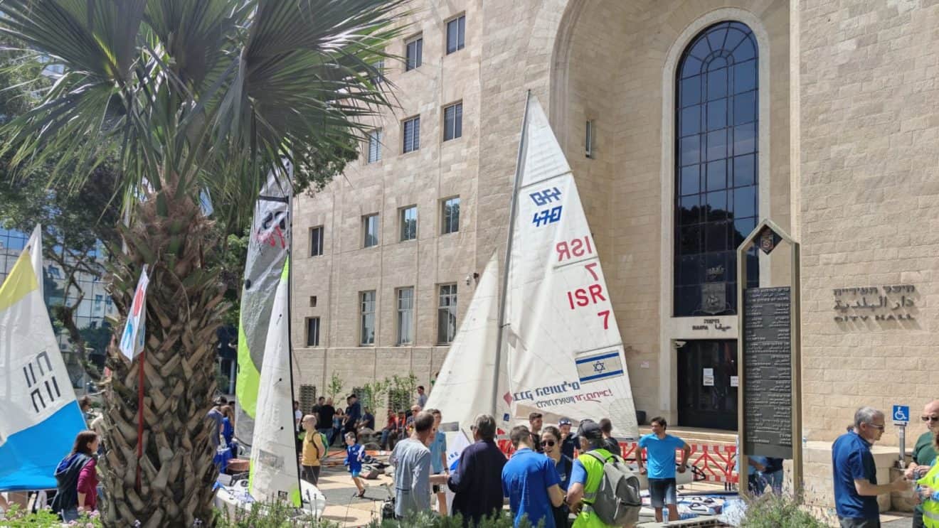 עיריית חיפה בפנייה לחברת נמלי ישראל לקיים ישיבה דחופה בעניין פעילות השייט