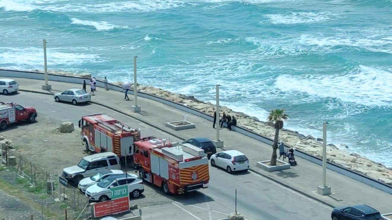 חיפושים אחר חשד לנעדר בחופי חיפה | צפו