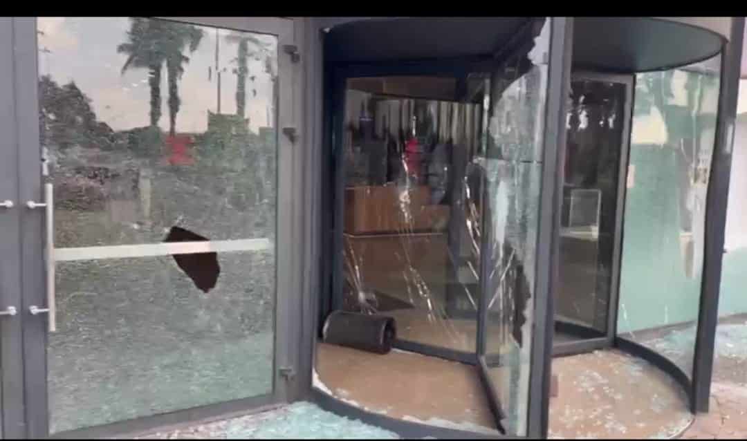 נזק ואיומים על משרדי מת＂מ בחיפה
