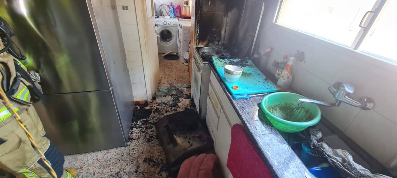 חילוץ בעלי חיים משריפה בדירת מגורים בחיפה | שמע מצורף