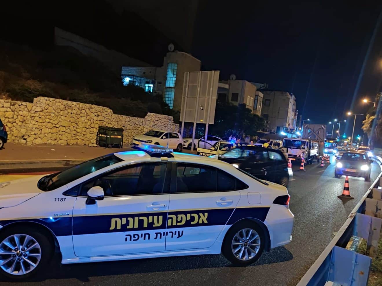 חיפה: מבצע כנגד רכבים משופרים ופקקי ענק בעיר | צפו בסיקור מהשטח