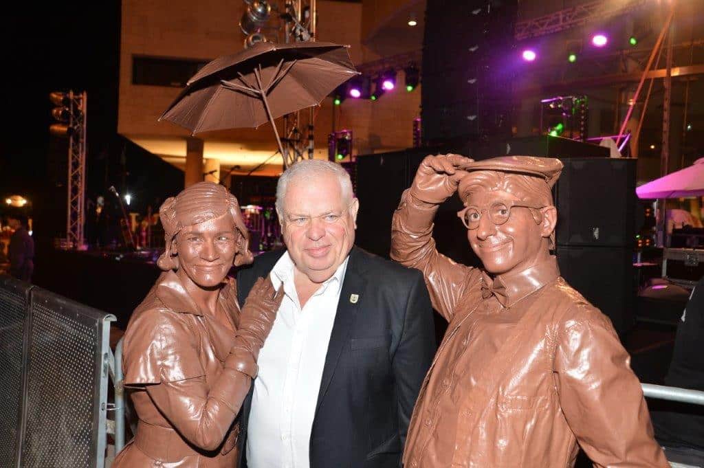 ראש העיר ומייצגי השוקולד