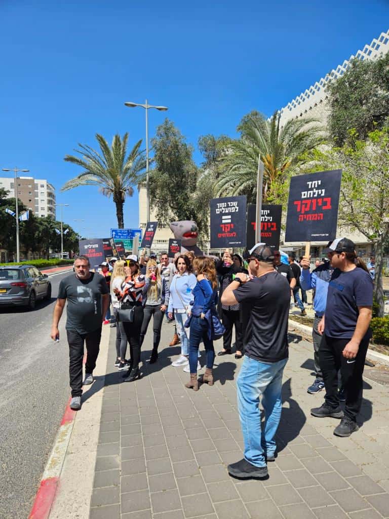 עובדי דגון ממגורות בחיפה חוסמים את הכניסה למפעל במחאה על תנאי בטיחות ירודים