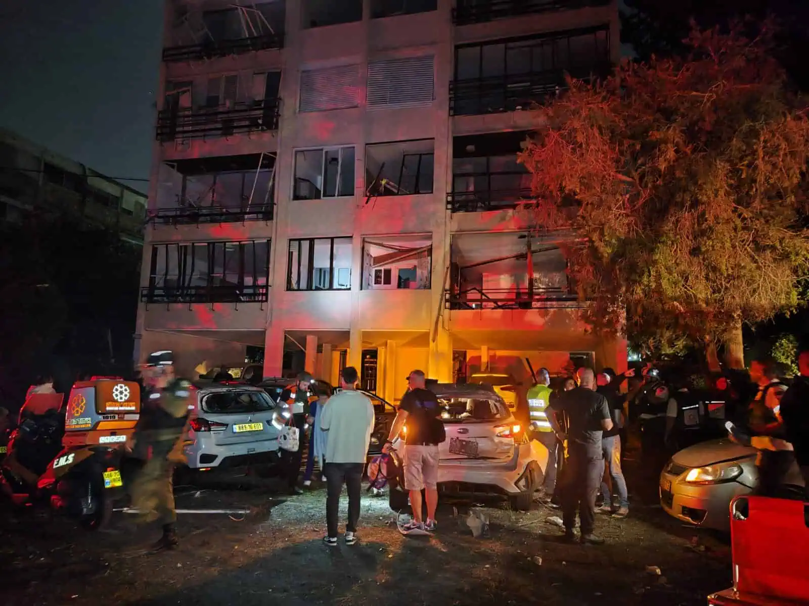 נזק ונס עצום מפגיעת הטיל במרכז הכרמל חיפה | כתבה מצולמת ותיעוד מהזירה 1 WhatsApp Image 2024 11 16 at 21.03.42