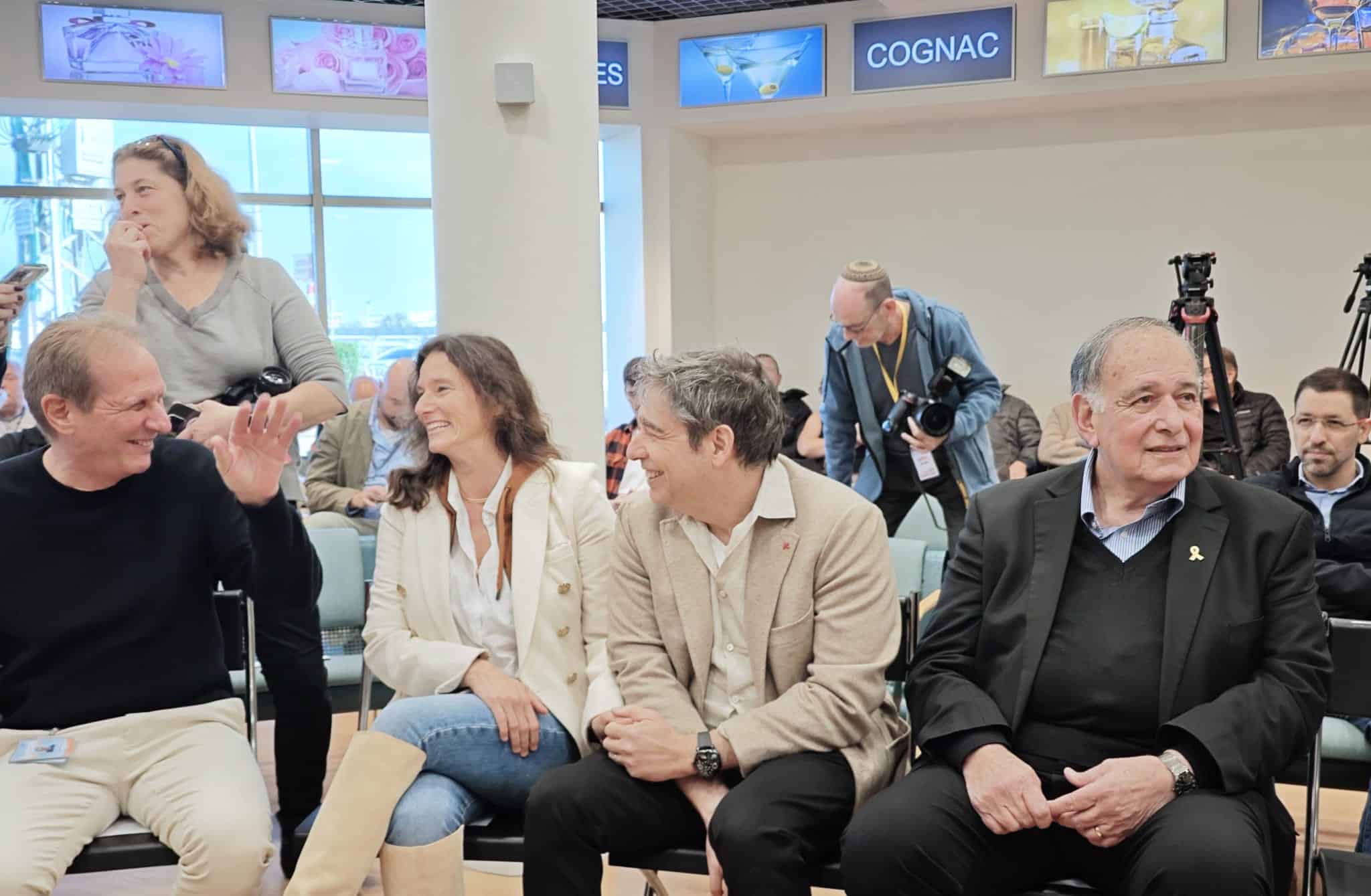 "2, 3 ממריא": השקה חגיגית לטיסת הבכורה 'אייר חיפה' | צפו בשרת התחבורה 11 WhatsApp Image 2024 12 22 at 11.19.06