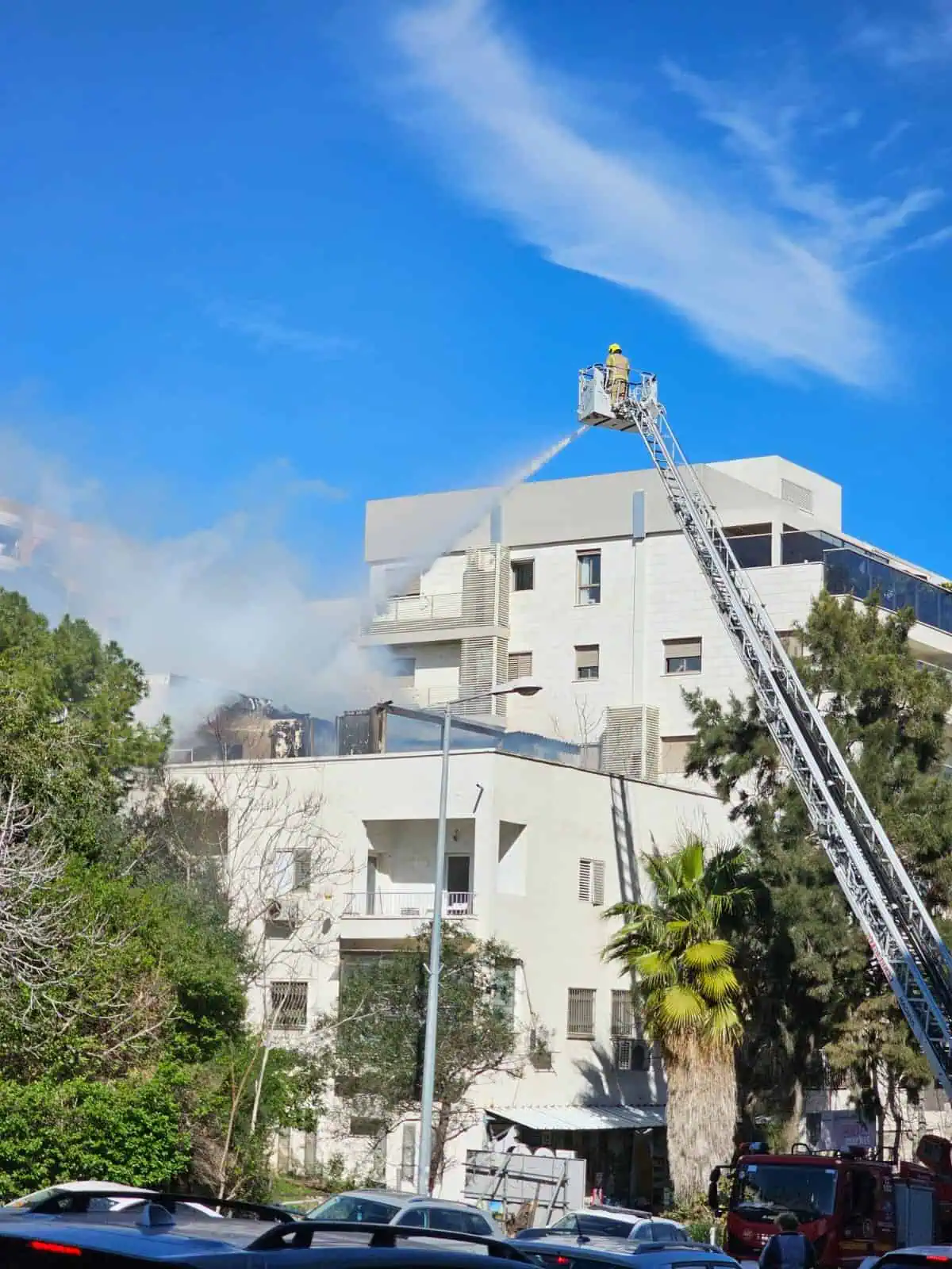 חורב חיפה: לוחמי האש פעלו לכיבוי שריפה בבניין 1 WhatsApp Image 2025 01 21 at 12.35.31