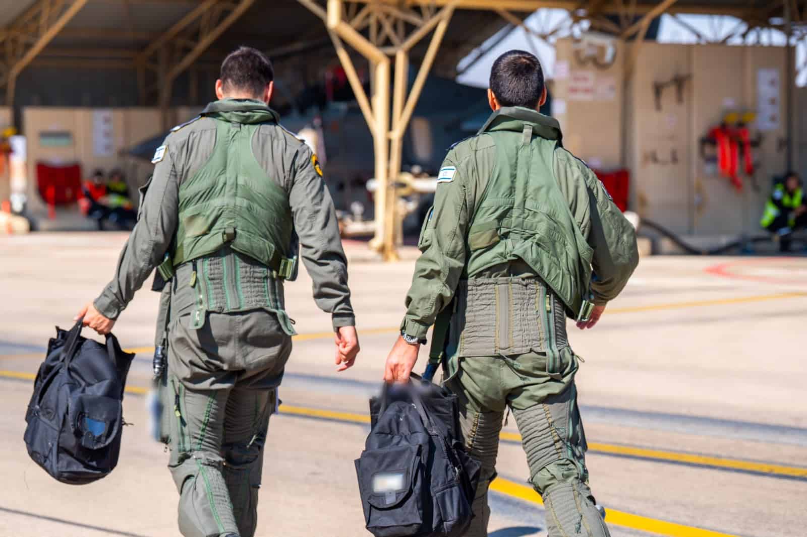 לאחר שלוש שנות הכשרה תוך כדי המלחמה: בוגרי קורס טיס מספר 192 נערכים לקבל את כנפי הטיסה | צפו 4 b0d92bf0 04f7 469d 9d85 697fe0b6fc60
