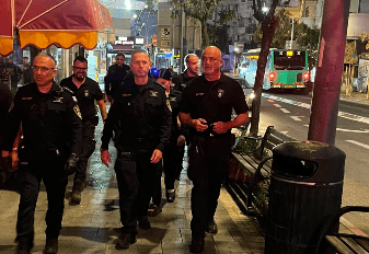 פרסום ראשון: מבצע אכיפה רחב בשכונת הדר ובשוק תלפיות בחיפה, מפקד מרחב כרמל מוביל את הפעילות בשטח 1 צילום מסך 2026 07 30 203116