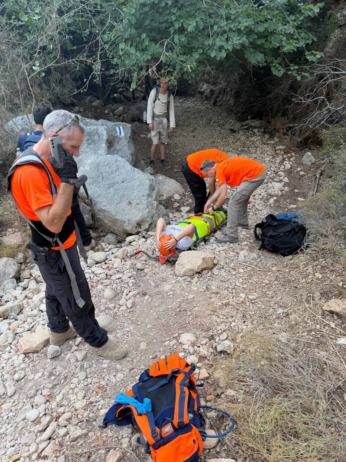 מטיילת נפצעה בנחל גלים וחולצה במסע אלונקות על ידי יחידת החילוץ, גליל כרמל 1 WhatsApp Image 2026 08 04 at 19.32.47