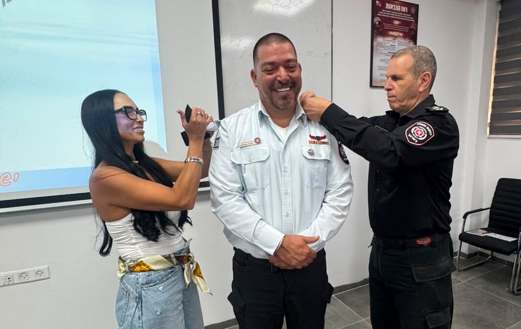טקס הענקת דרגות בתחנת קריות: מפקד התחנה וסגנו עונדים דרגות חדשות 1 WhatsApp Image 2026 08 13 at 17.34.17 1 e1786632250245