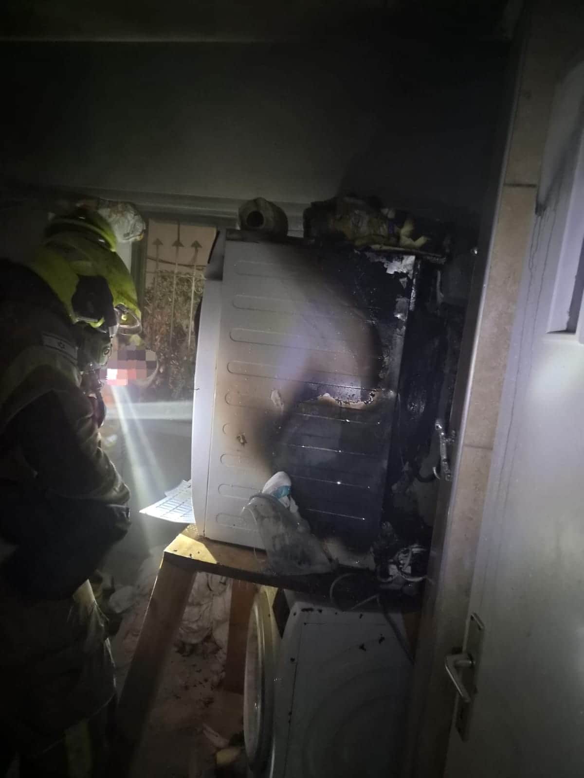 חיפה: שריפה בעקבות מייבש כביסה שהסב נזק כבד לדירה 1 WhatsApp Image 2026 09 22 at 19.49.21 1