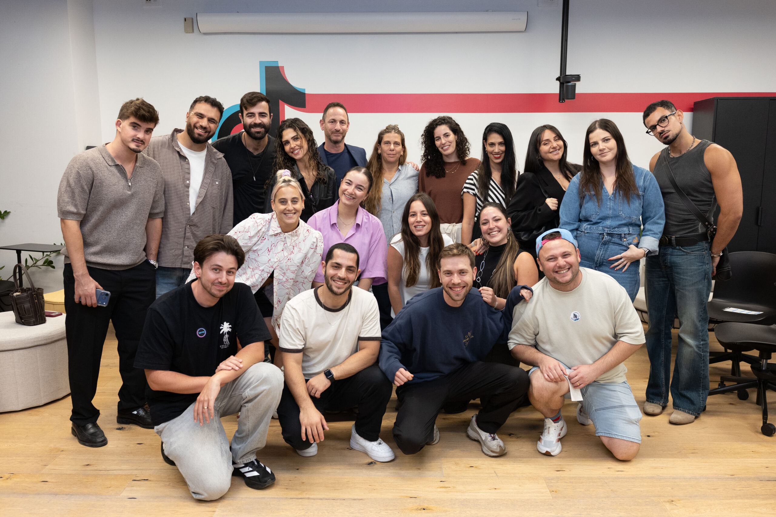 לקראת הבחירות: טיקטוק מגייסת את כוכבי הרשת למאבק בשיח האלים ובפייק ניוז 2 Tik Tok 443 scaled