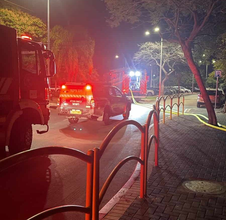 קריית מוצקין: שריפה בדירת מגורים 1 WhatsApp Image 2026 10 19 at 00.49.23 e1792406208458