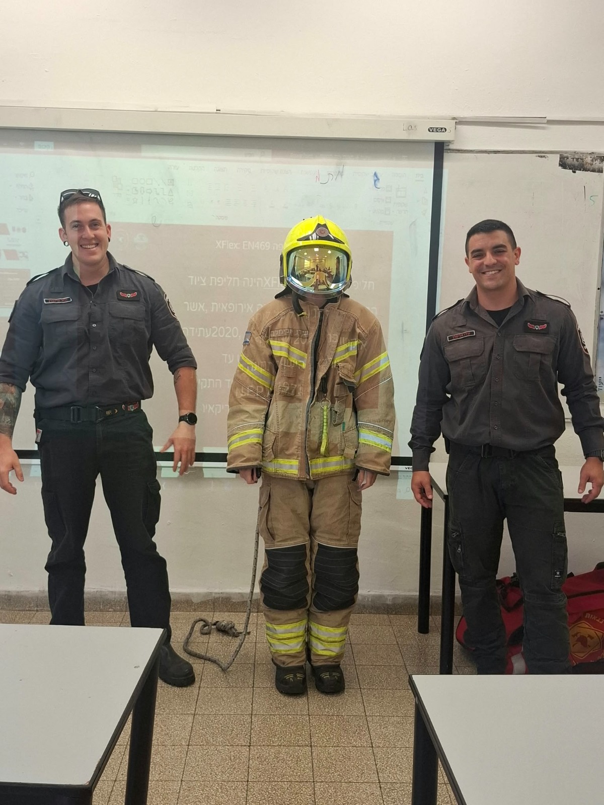 חיפה מציגה: פתיחת שנה ראשונה של מגמת כבאות והצלה בבית הספר עירוני א' 1 WhatsApp Image 2026 10 20 at 15.57.50